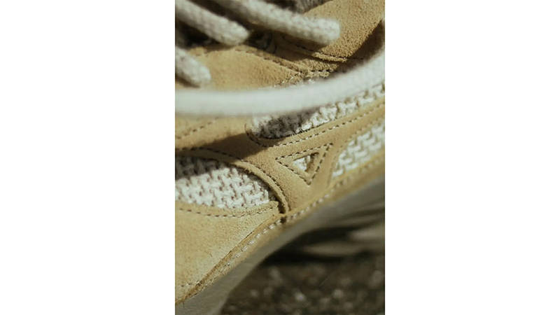 BEAMS x Mizuno Wave Rider Beta Tan Detail 2