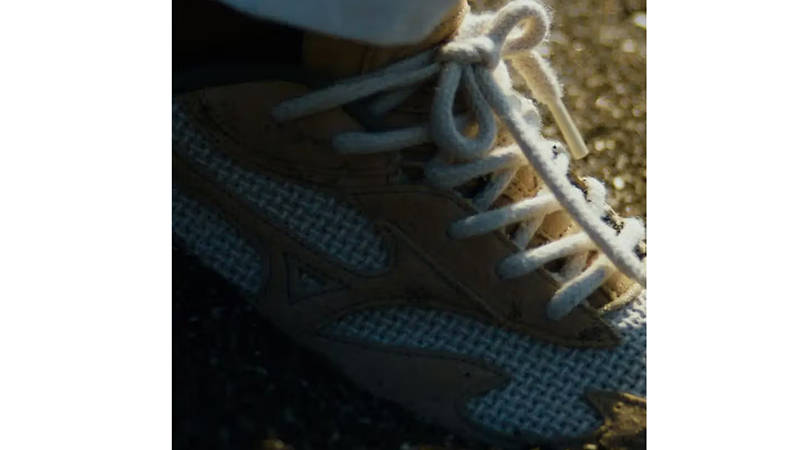 BEAMS x Mizuno Wave Rider Beta Tan Detail 3