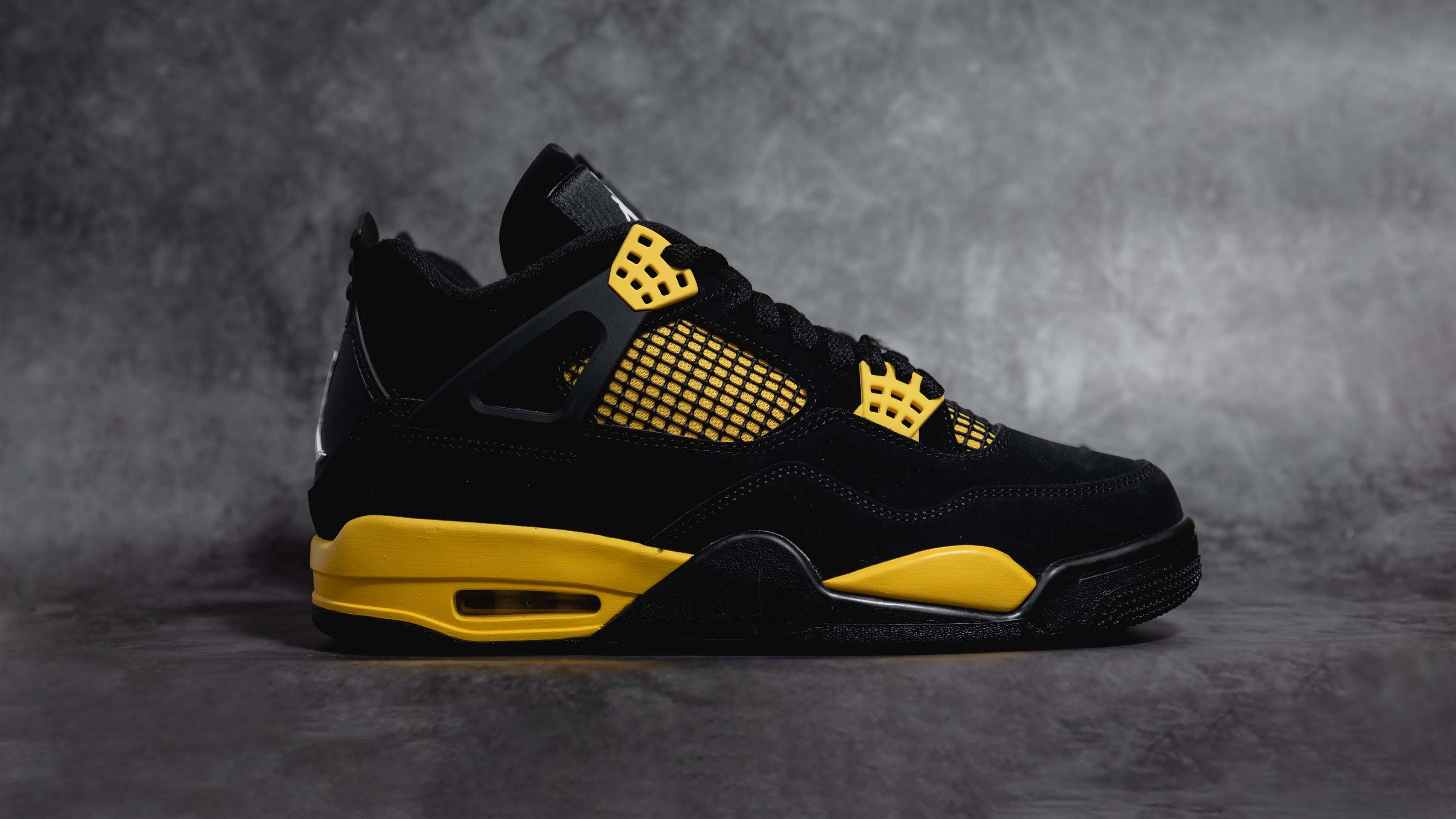 The Air Jordan 4 “Thunder” Is Now Available on Sole Market
