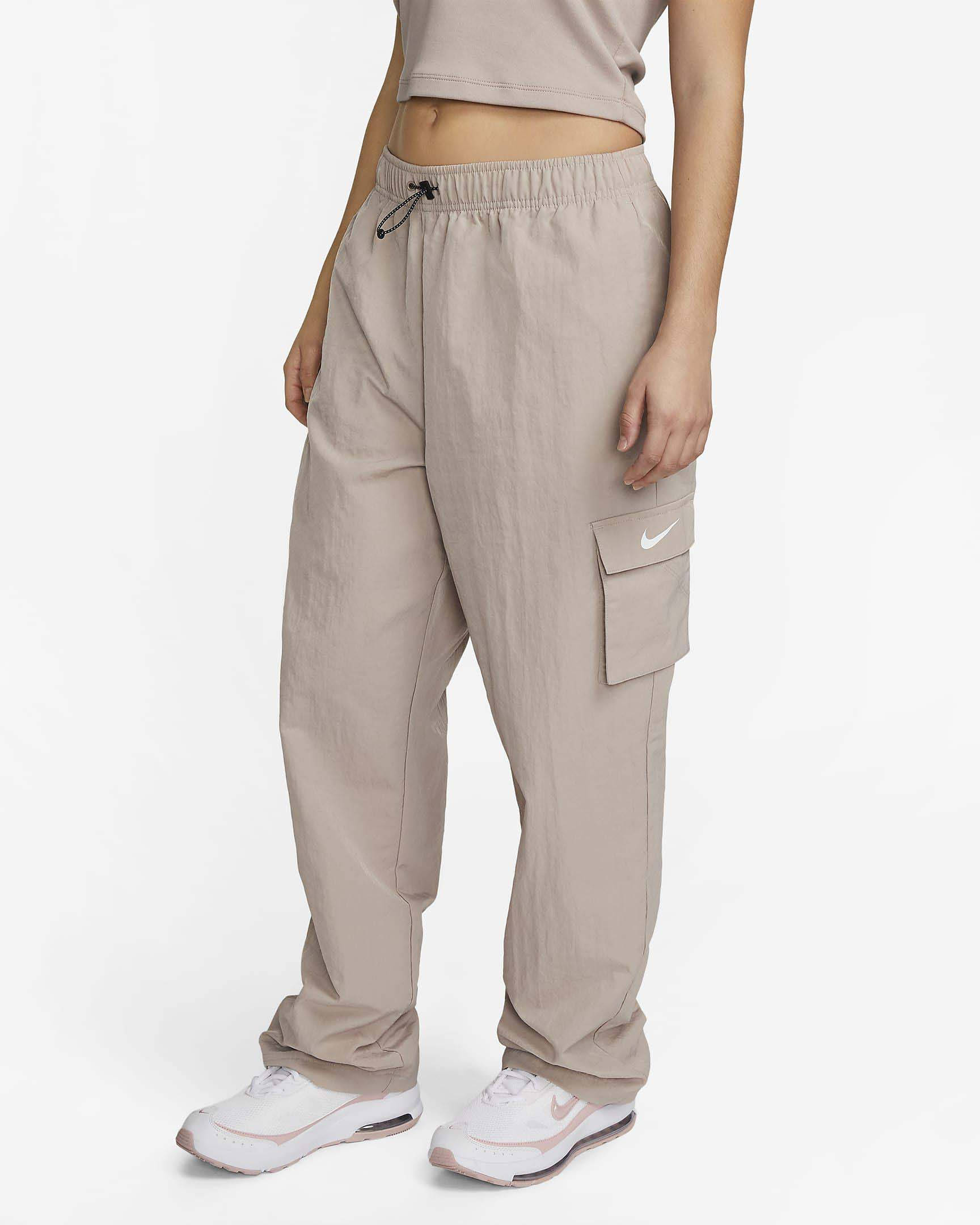 nike essential woven cargo