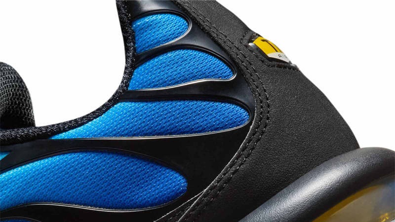 Nike TN Air Max Plus OG Hyper Blue Closeup