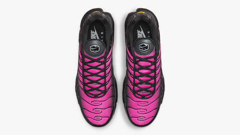 Nike tn 2024 black and pink