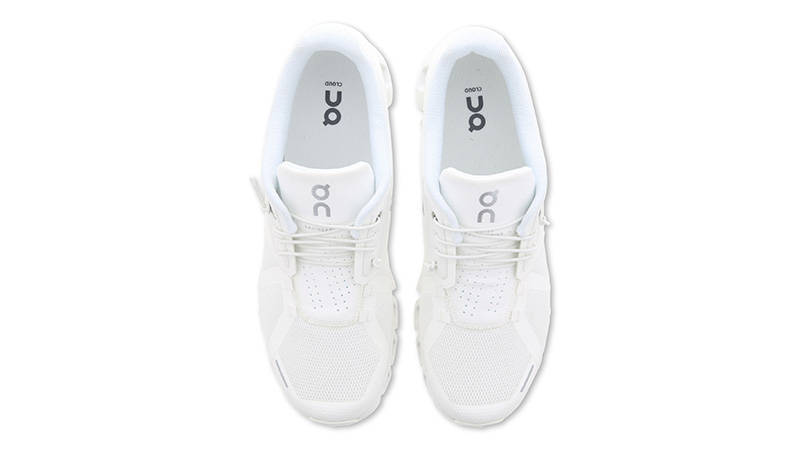 On Running Cloud 5 White middle