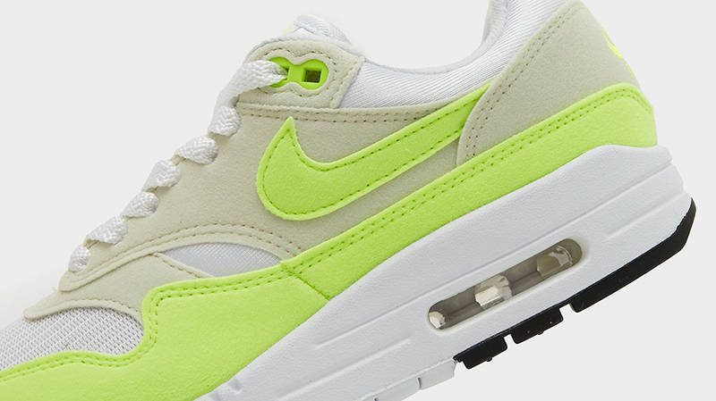 Air max best sale 1 raspberry volt