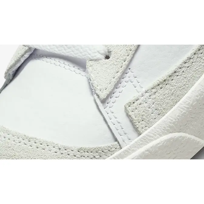 Nike Blazer Mid '77 White / Oil Green / Sail / Volt - FJ4740-100