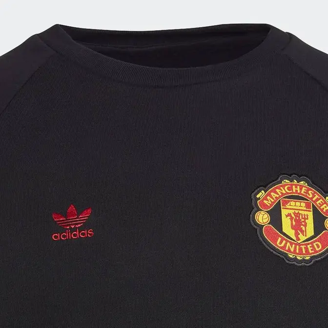 manchester united essentials trefoil sweatshirt