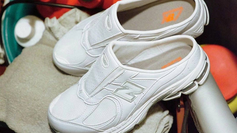 BEAMS x New Balance 2002R Mule White Side