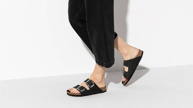 Birkenstock Arizona Big Buckle Black 1011074 on feeet