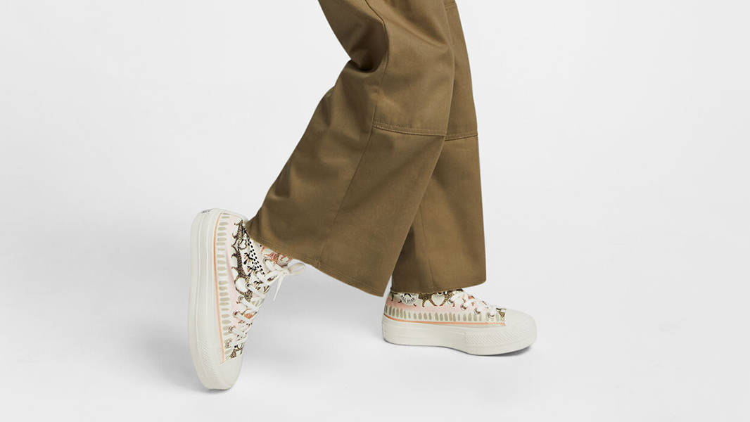 Converse Chuck Taylor Lift Platform High Animal Abstract A06817C on feet