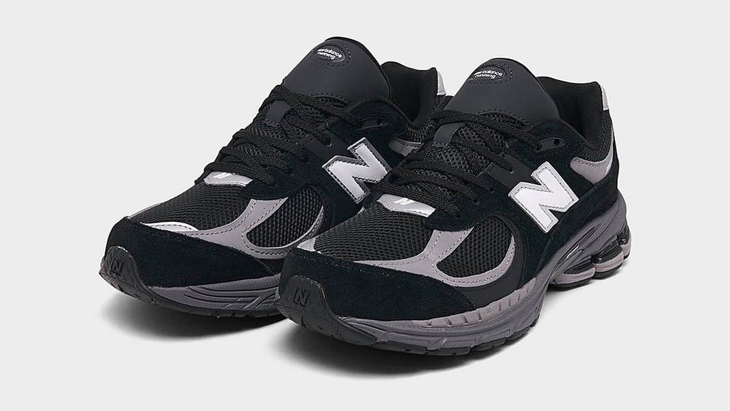New Balance 2002R Black Silver Metallic GC2002RR Front