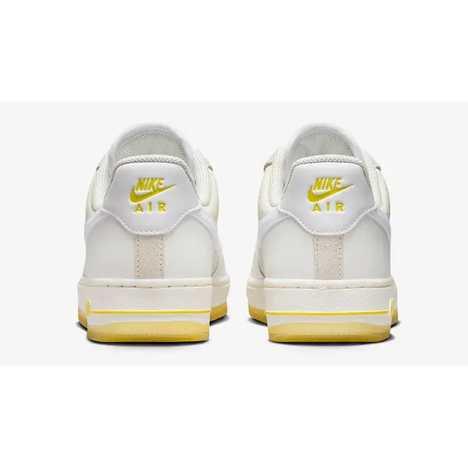 Light shop yellow nikes