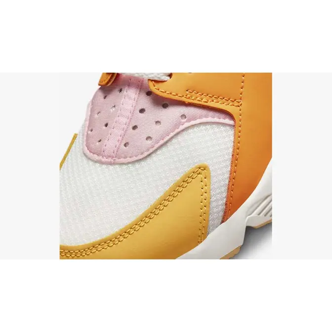 Nike women Air Huarache Solar Flare Soft Pink Closeup