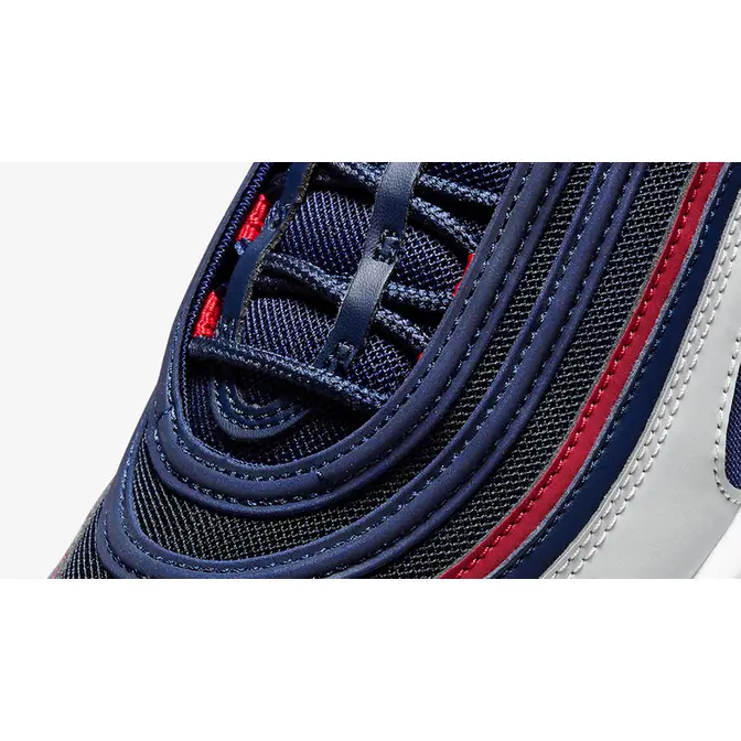 927526 nike