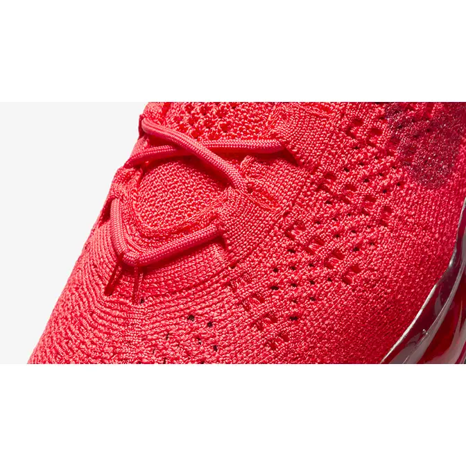 Vapormax hot sale shoes red