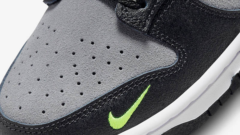 Nike Dunk Low Black Grey Green Strike FQ2205-001 Detail