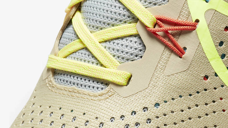 Nike Pegasus Trail 4 Team Gold Volt DJ6158-700 Detail