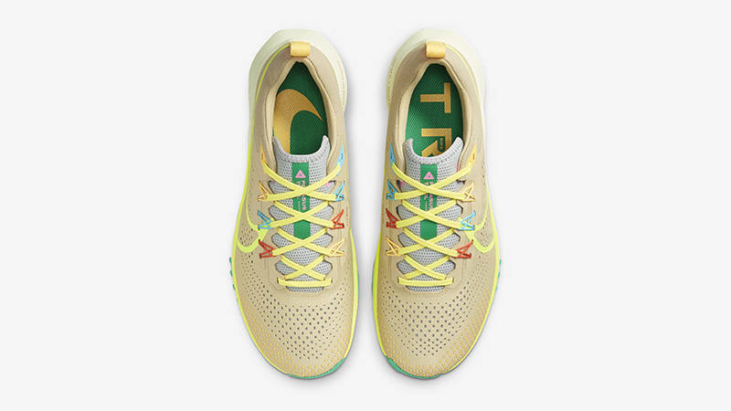 Nike Pegasus Trail 4 Team Gold Volt DJ6158-700 Top