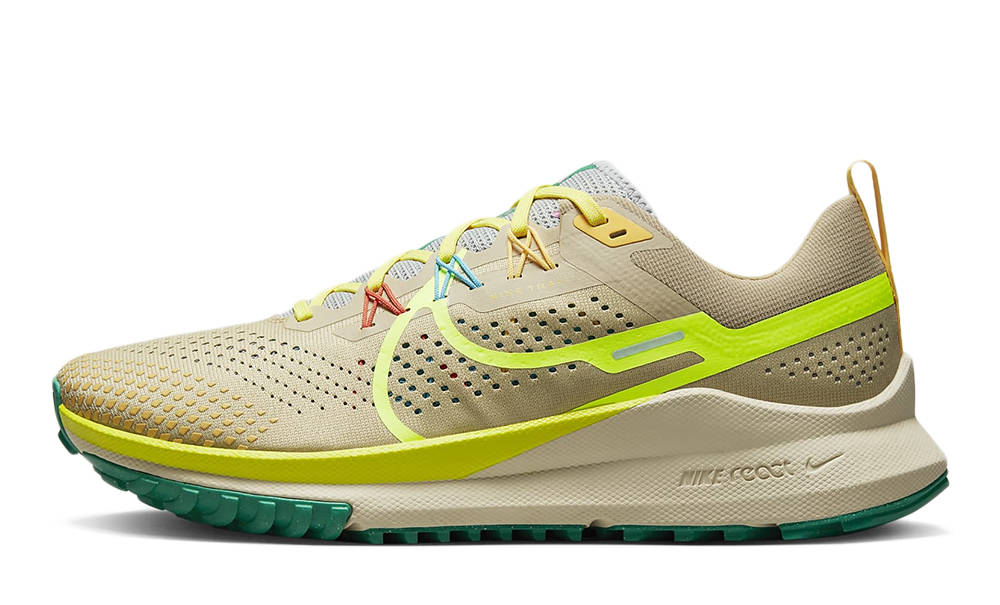 Nike Pegasus Trail 4 Team Gold Volt DJ6158-700