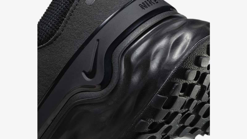 Nike Renew Run 4 Black Closeup