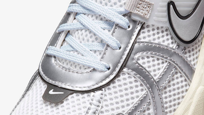 Nike Runtekk White Metallic Silver FD0736-100 Detail