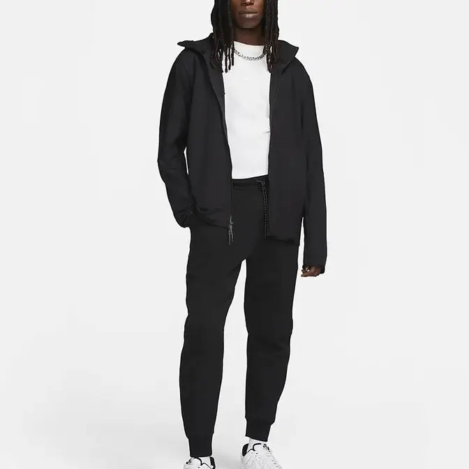 Nike Tech Fleece Lightweight Full-Zip Hooded Jacket Black Full Image