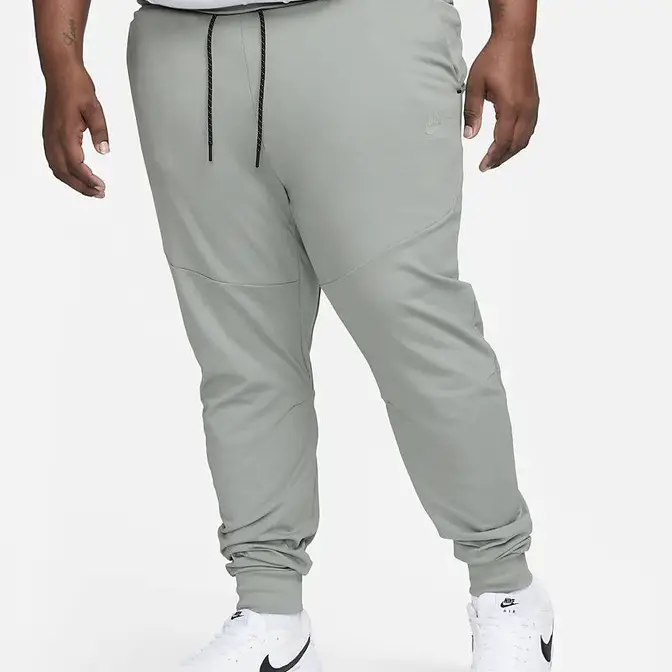 Nike Tech Fleece Lightweight Joggers | Where To Buy | DX0826-330 | The ...