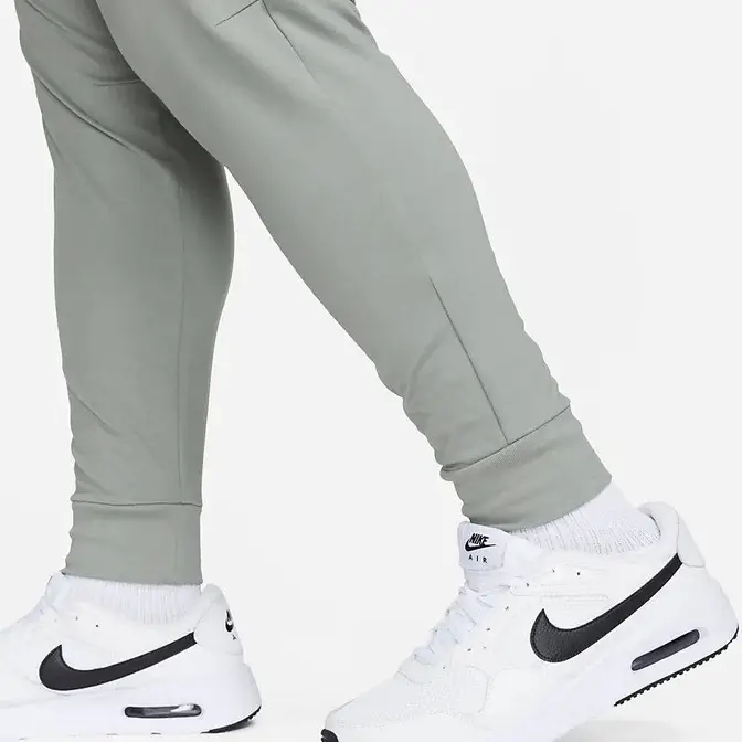 Nike Tech Fleece Lightweight Joggers | Where To Buy | DX0826-330 | The ...