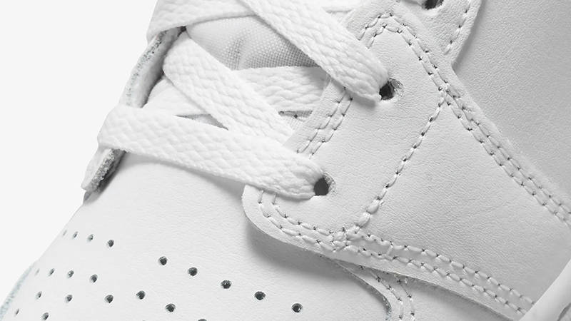 Air Jordan 1 Mid GS Smooth Triple White 554725-136 Detail