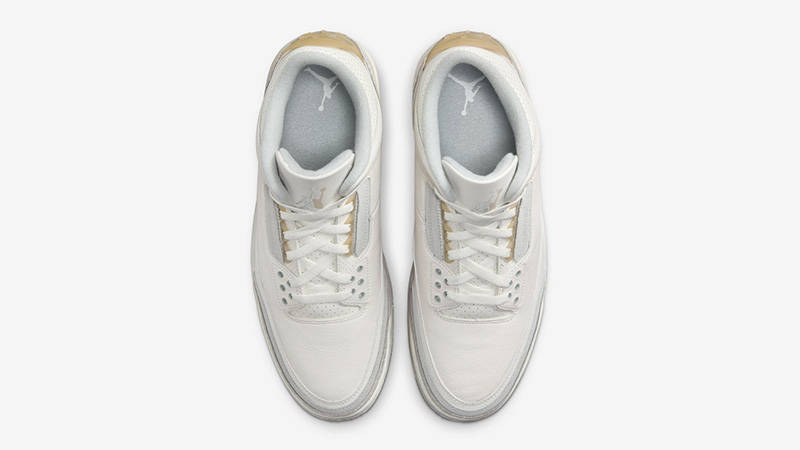 Air Jordan 3 Craft Ivory on foot middle