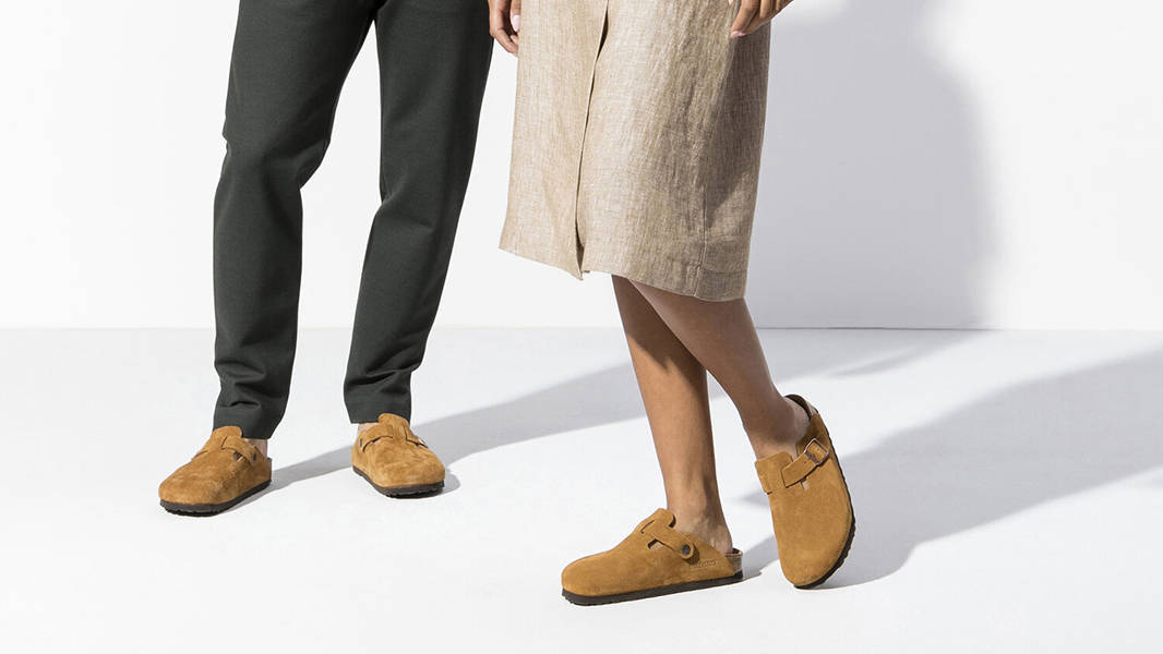Birkenstock Boston Suede Mink 1009542 on feet 3