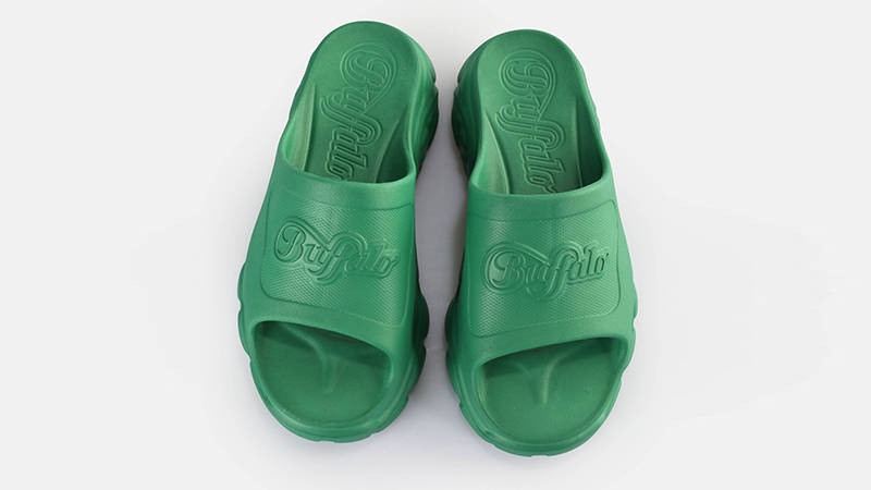 CIABATTA ESTIVA NERA CON FASCIA IN ECOPELLE E PATCH LOVE