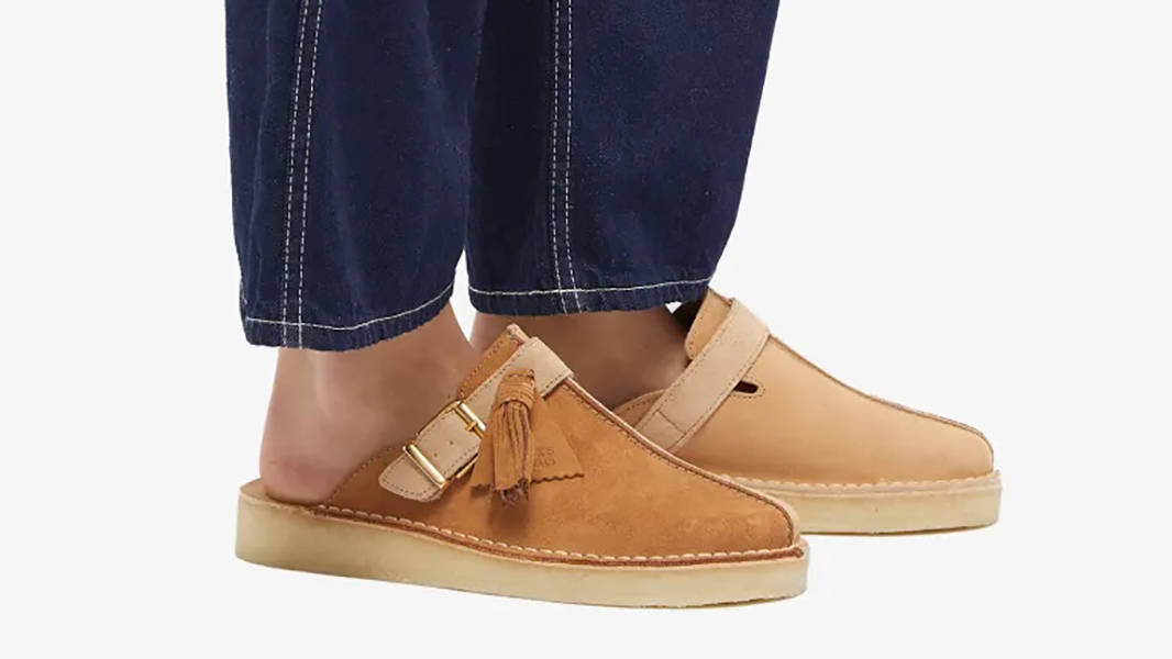 Clarks Originals Trek Mule Light Tan 26169975on feet