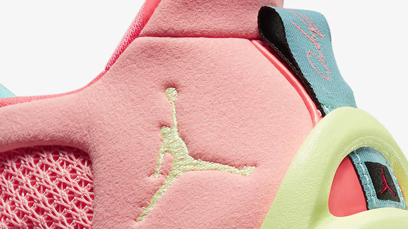 Lemonade pink hotsell jordan 12