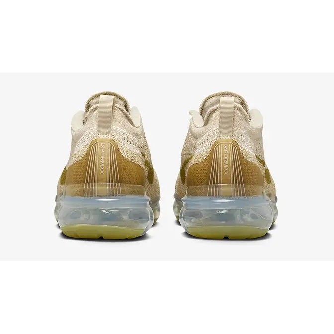 Running vapormax flyknit trainers in white and outlet gold