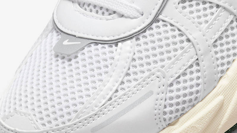 Nike Runtekk White Sail Green FD0736-101 Detail