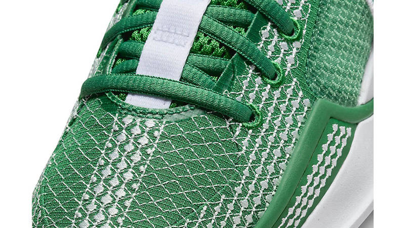 Nike Sabrina 1 Apple Green tongue