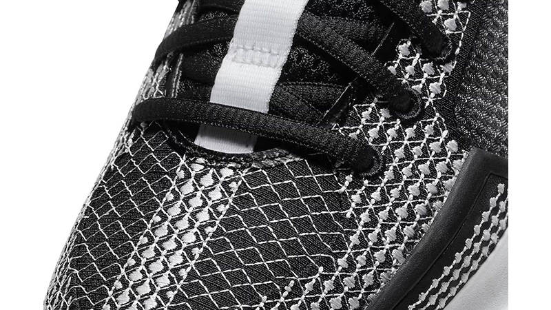 Nike Sabrina 1 Oreo tongue