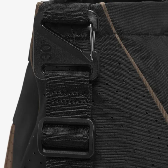 Nike Sportswear Essentials Tote Bag | Where To Buy | DJ9795-010 | The ...