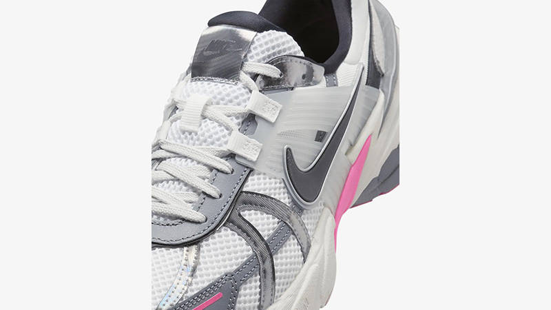 送料込み 追跡あり Nike V2K Run \