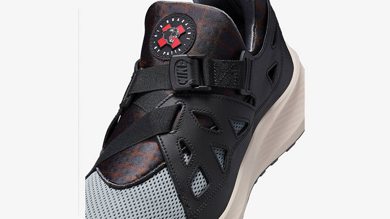 Patta x Nike Air Huarache Black Cool Grey tongue