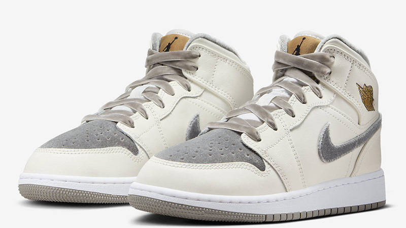 Air Jordan 1 Mid GS “Velvet Toe” front