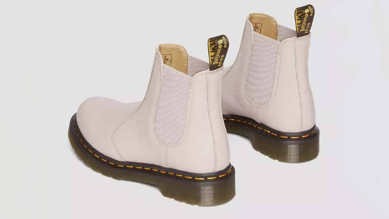 Dr Martens 2976 Chelsea Boots Vintage Taupe Back
