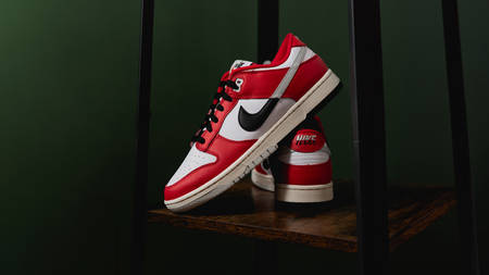 The Nike Dunk Low "Chicago Split" Is Now Available on Sole Market The Nike Dunk Low "Chicago Split" Is Now Available on Sole Market