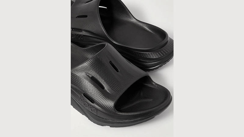 Hoka One One Ora Recovery 3 Rubber Slides Black toebox