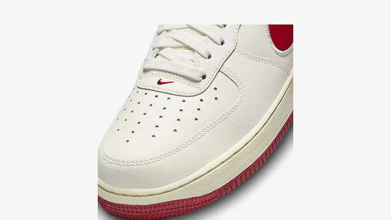 air force 1 07 trainers white sail university red