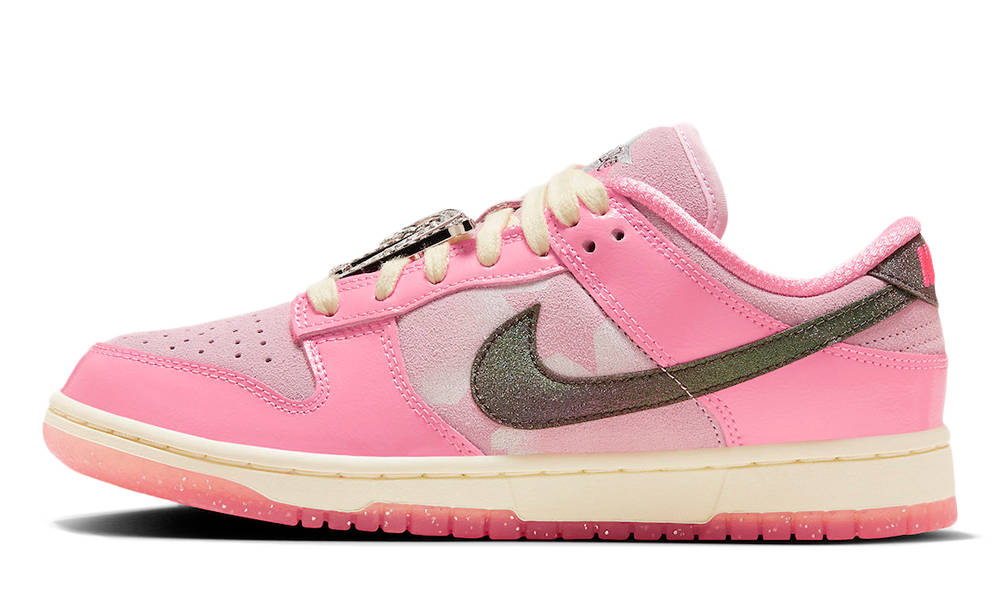 Nike Dunk Low Barbie