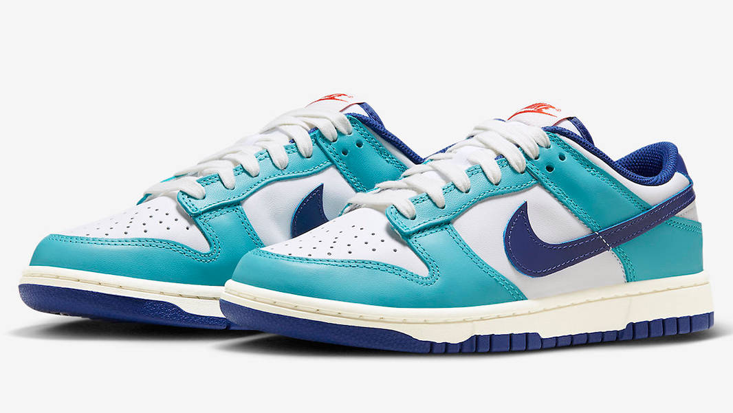 Nike Dunk Low Nebula Blue Side