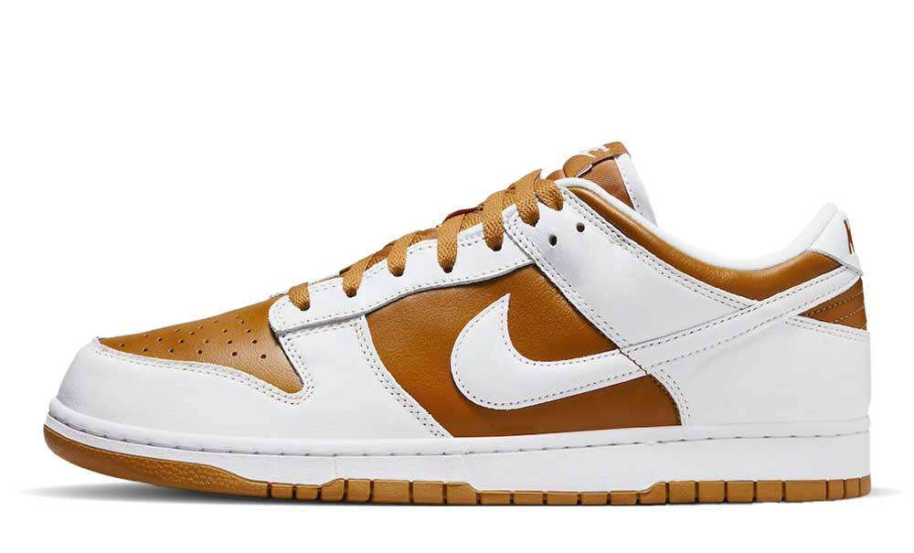 dark curry dunks on feet