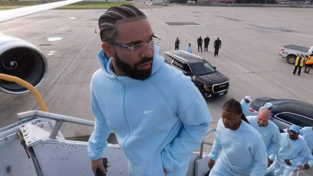 How Does the Nike Tech Fleece Fit?