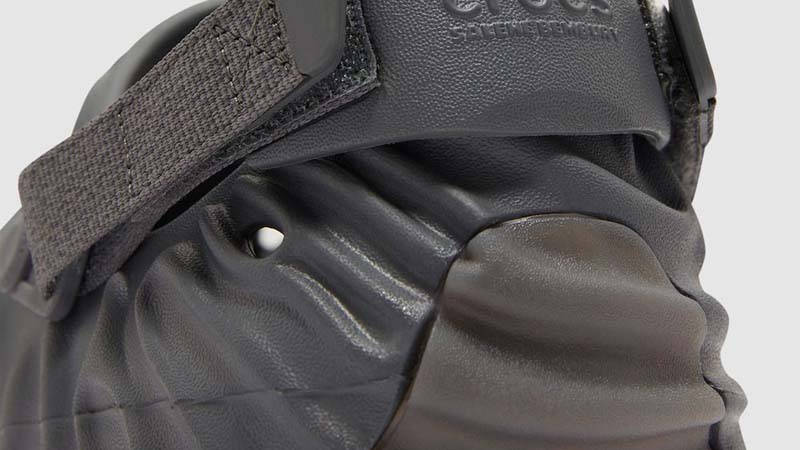 Salehe Bembury x Crocs Pollex Clog Niagara Back Closeup